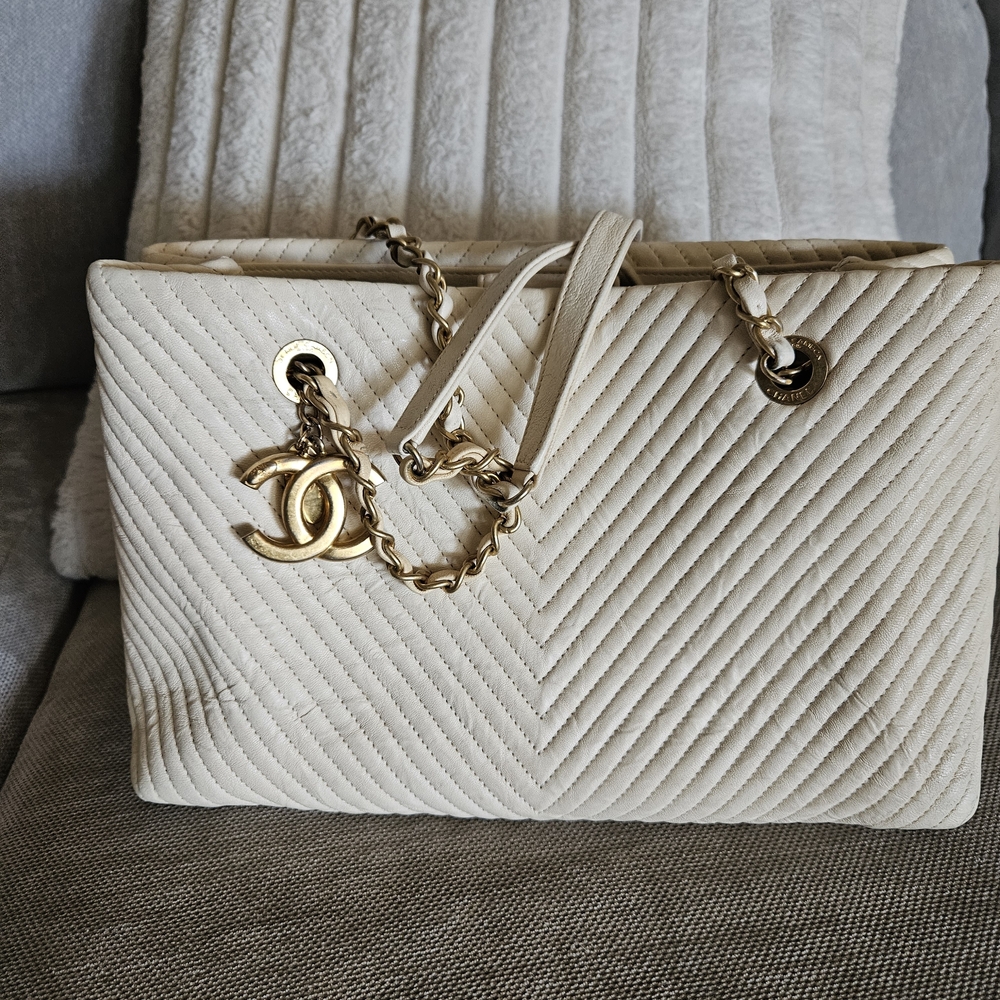 CHANEL Wrinkled Lambskin Cream Quilted Tote with Gold Accents